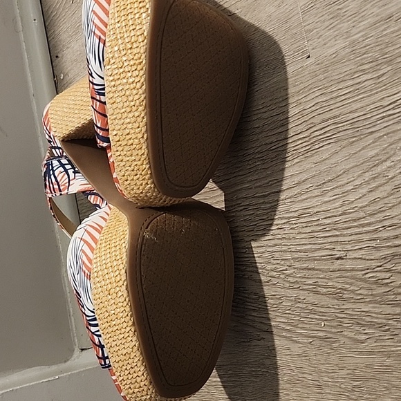 Sandals - Picture 3 of 3